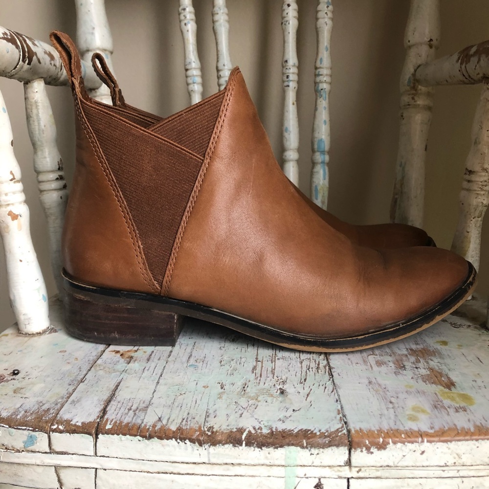 Women’s Aldo brown booties